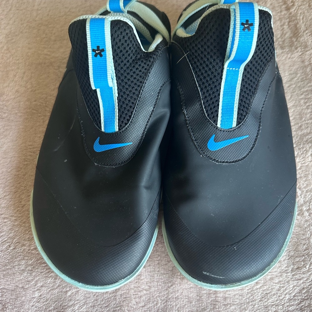 Nike Kids Black Sneakers with Blue Accents
